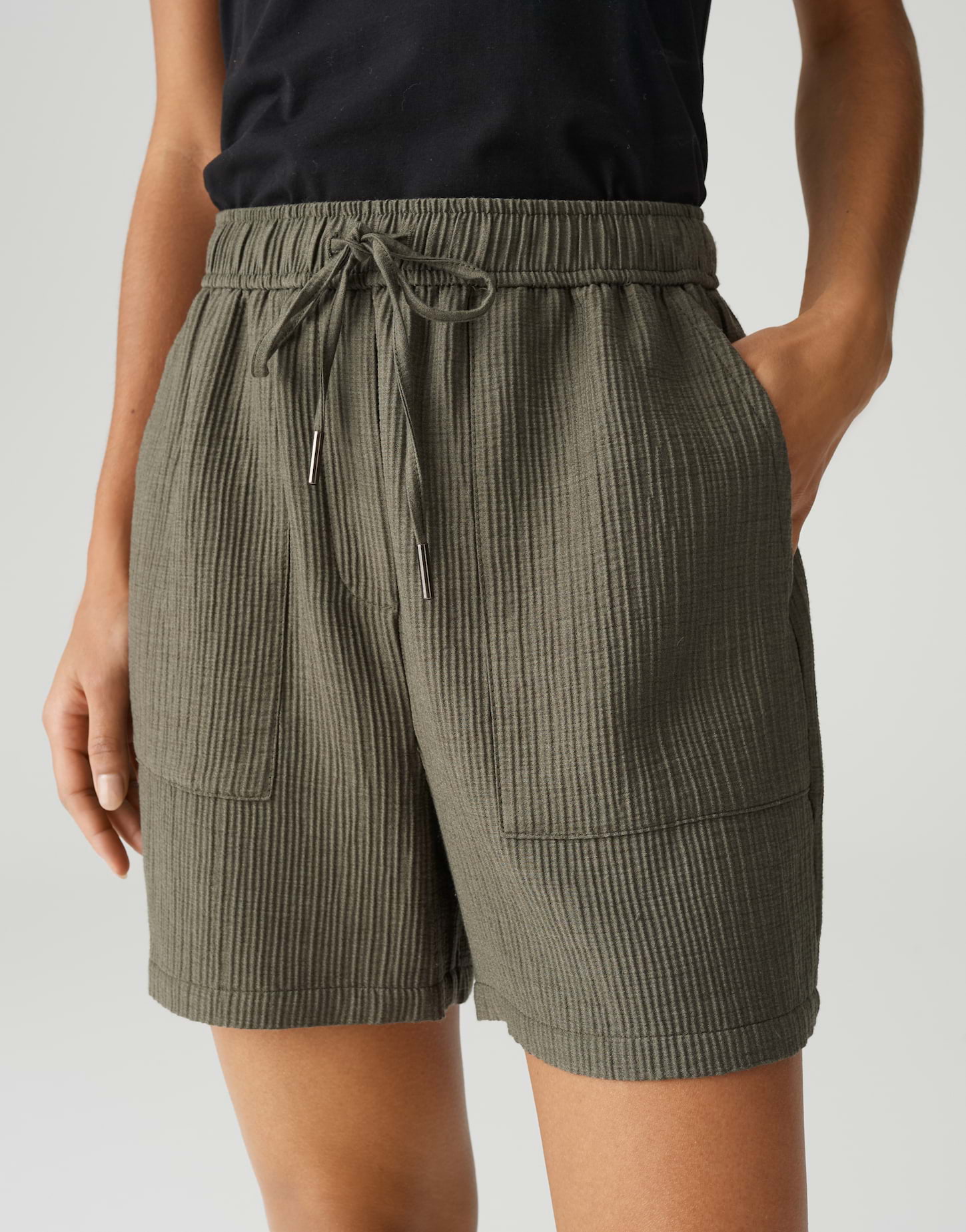 Melane shorts olive leaf 10403513096344-30034