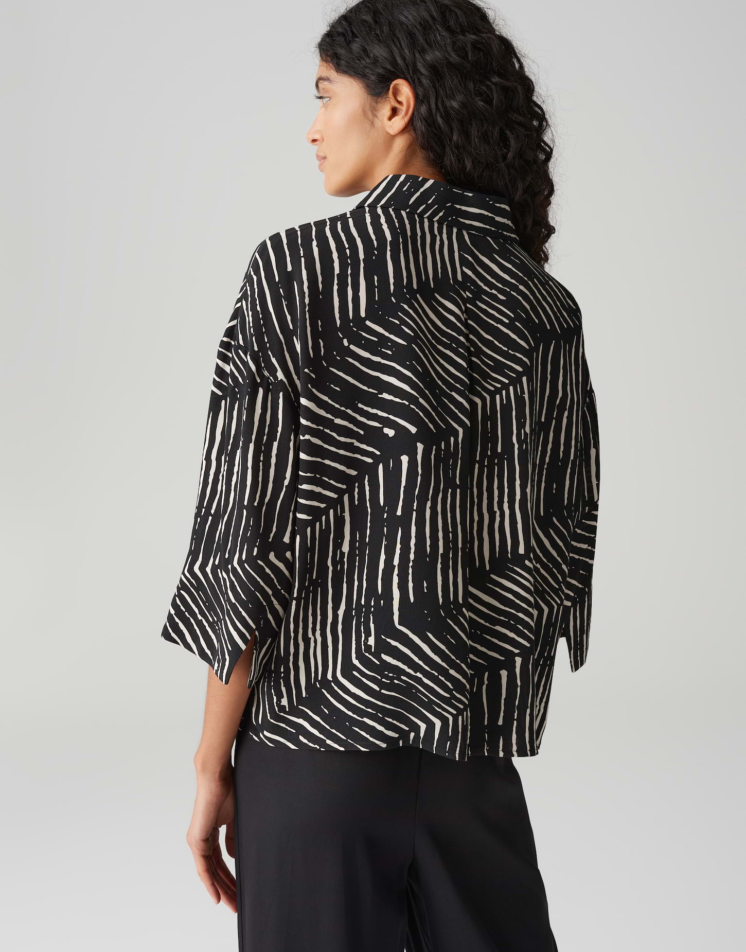 Fiana palm leaves black 10418513199100-900