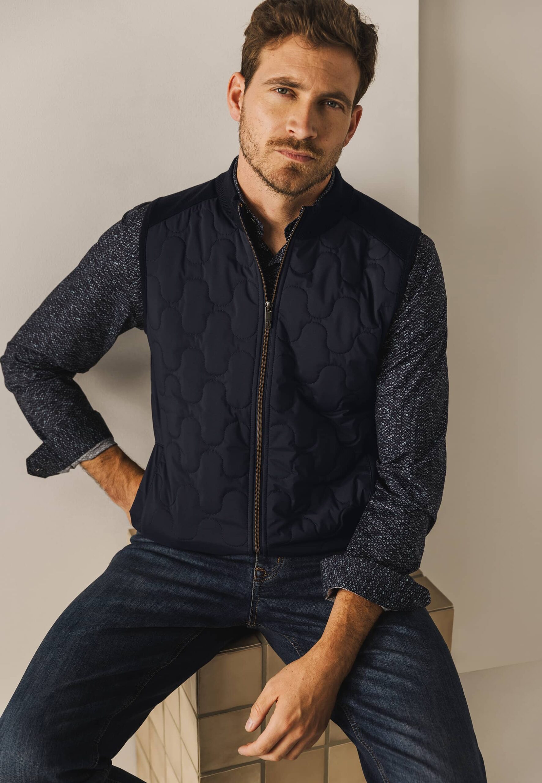 Knitted Gilet Plain 19124082-5900